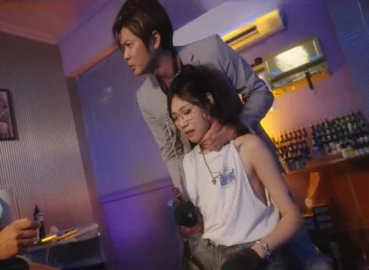 Cô chủ bị chén bởi tập thể